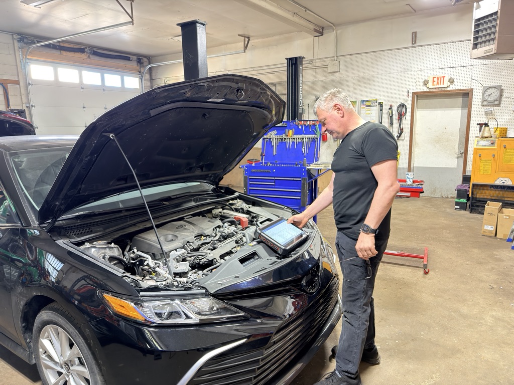 Repair and maintenance for your car Repair and maintenance for your car - AutoCare - www.sharvarok.com