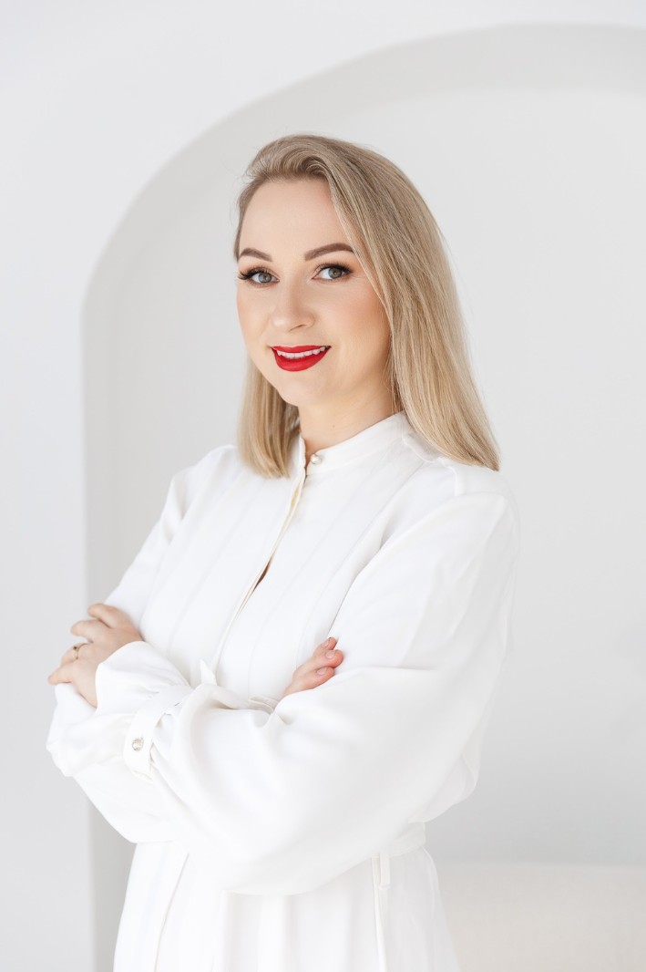 Nataliia Filatova - Registered Immigration Consultant Nataliia Filatova - Registered Immigration Consultant - Personal Assistant - www.sharvarok.com