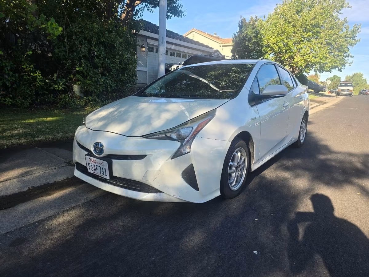 Toyota Prius 2016 in Good Technical Condition - Vehicles Toyota Prius 2016 in Good Technical Condition - Vehicles - www.sharvarok.com