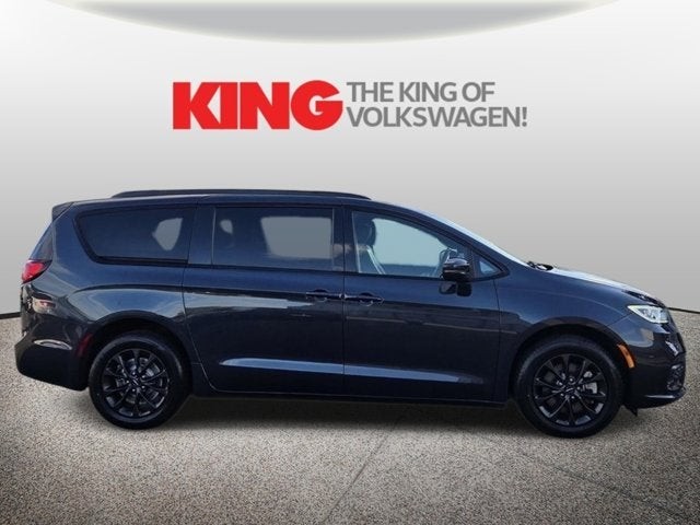 2021 Chrysler Pacifica Touring L — 52,579 miles — $25,996 - Used Car Dealership 2021 Chrysler Pacifica Touring L — 52,579 miles — $25,996 - Used Car Dealership - www.sharvarok.com