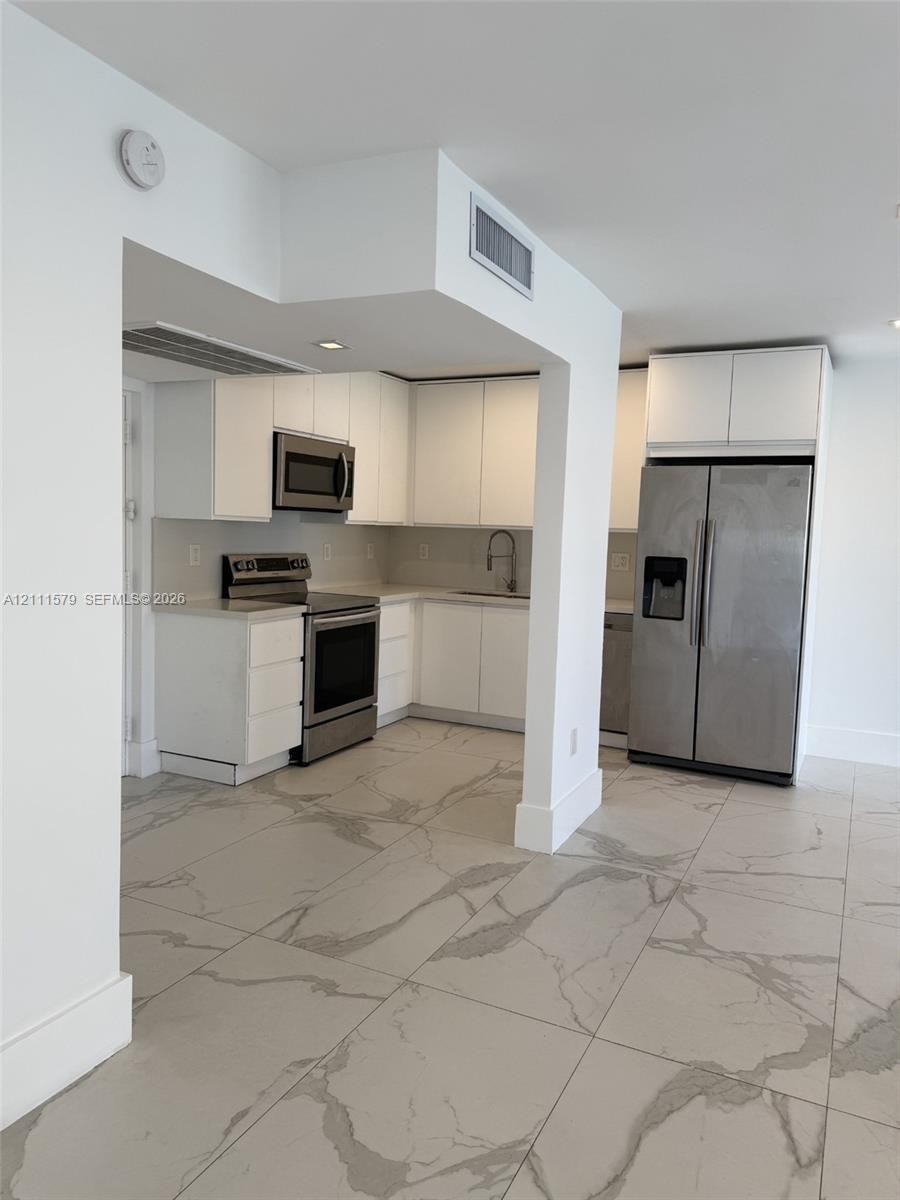 Продається: 17560 Atlantic Blvd Unit 106, Sunny Isles Beach, FL - Апартаменти на продаж Продається: 17560 Atlantic Blvd Unit 106, Sunny Isles Beach, FL - Апартаменти на продаж - www.sharvarok.com
