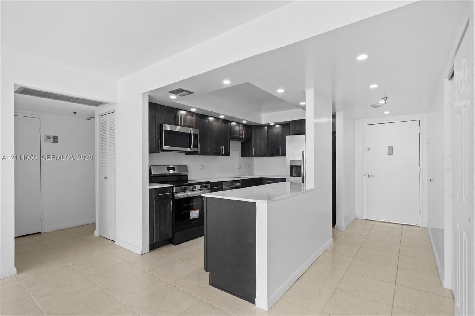 Продається: 20505 E Country Club Dr Unit 1938, Aventura, FL - Апартаменти на продаж Продається: 20505 E Country Club Dr Unit 1938, Aventura, FL - Апартаменти на продаж - www.sharvarok.com